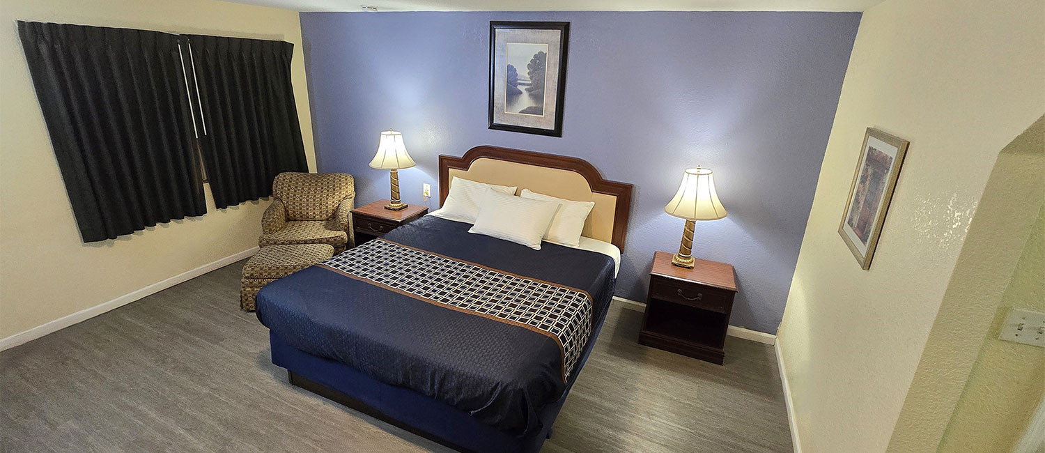 Spacious, Clean, And Comfortable Guestrooms At Rodeway Inn & Suites